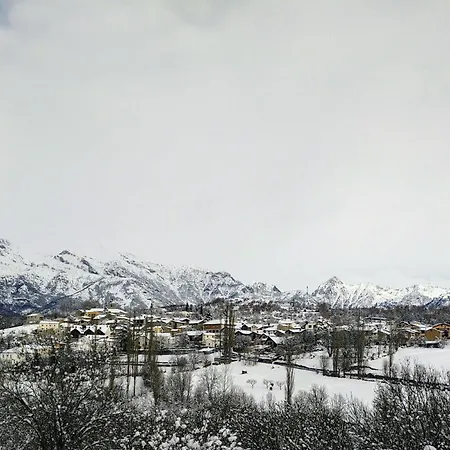 Casa 12 Con Jardin En Chia, Benasque La Casa Del Tilo